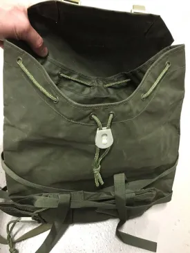 1972 PATTERN NYLON REAR PACK