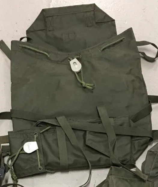 1972 PATTERN NYLON REAR PACK