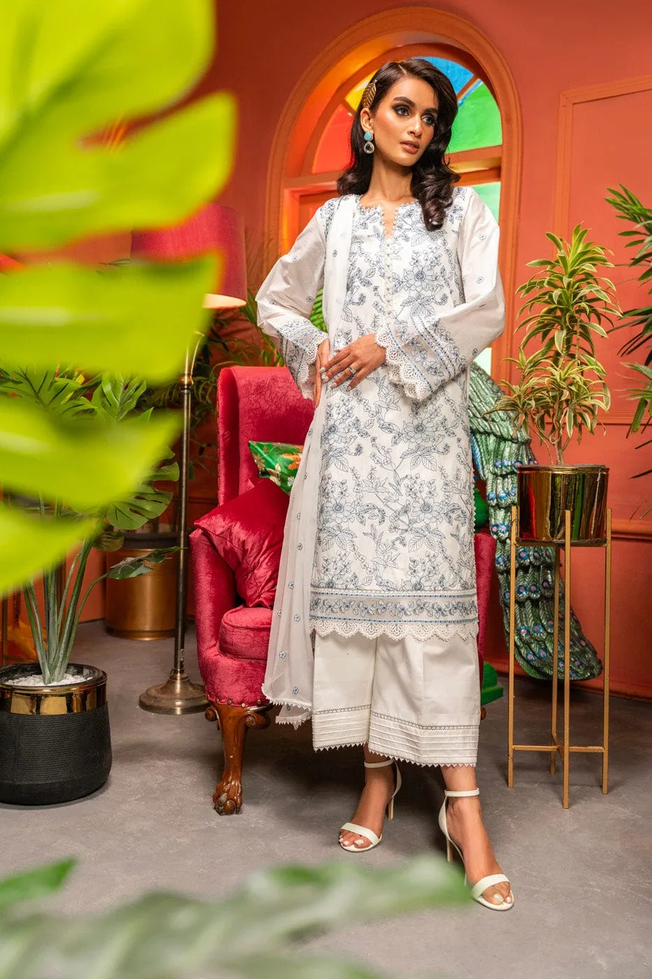 3 Pc Embroidered Lawn Suit With Chiffon Dupatta