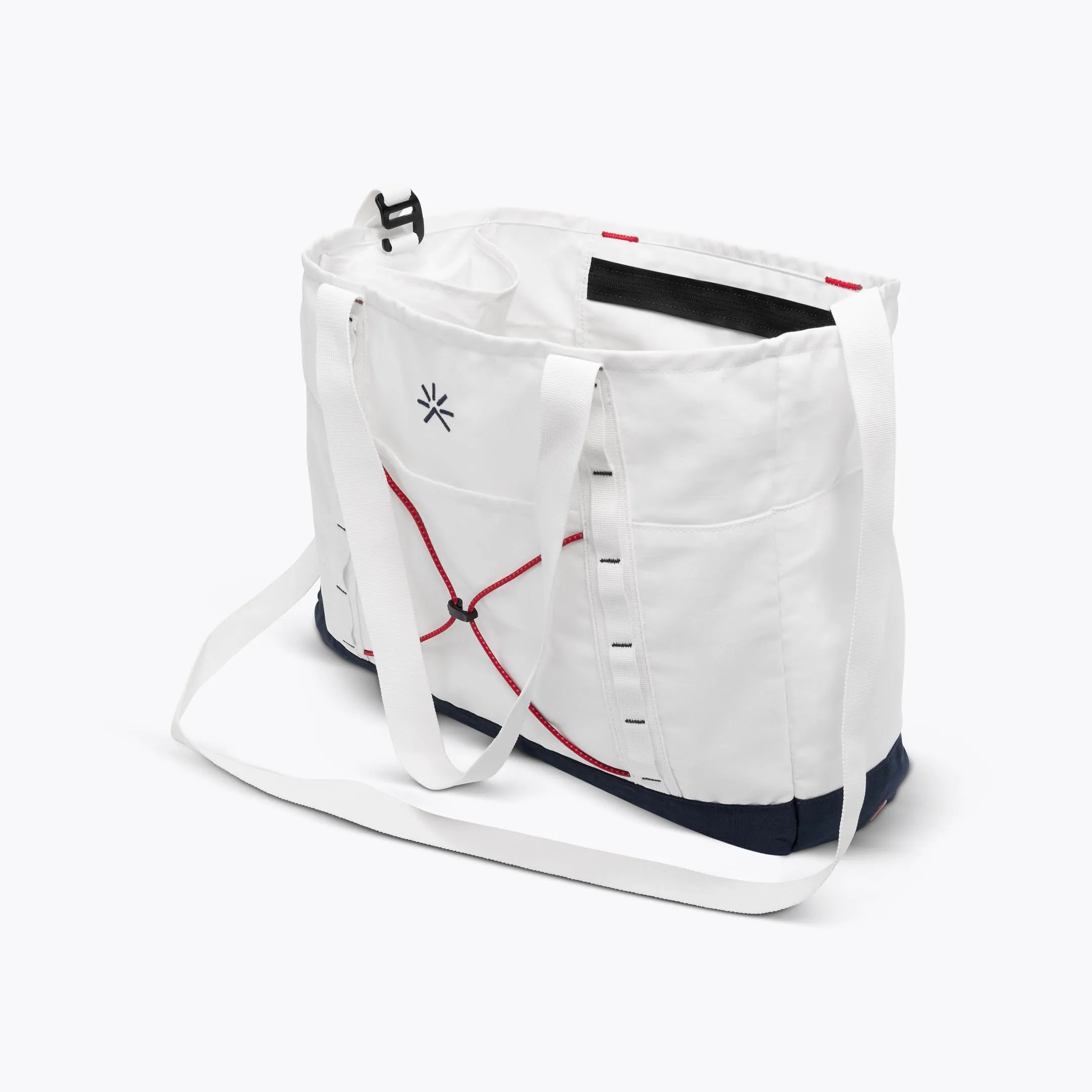 AC75 All-Terrain White Tote Pack