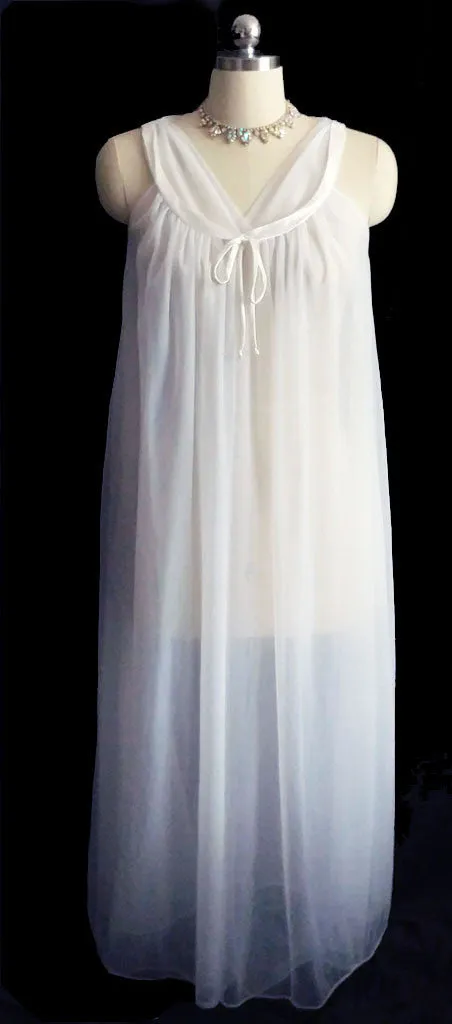 *VINTAGE JENELLE OF CALIFORNIA DOUBLE NYLON PEIGNOIR & NIGHTGOWN SET TRIMMED WITH SATIN IN BRIDAL WHITE