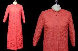 *VINTAGE MADE IN HONG KONG QUILTED ROBE ADORNED WITH BLOSSOMS & SWIRLS IN CORAL REEF